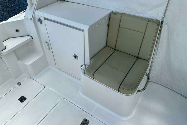 Pursuit OS325 Offshore Yacht For Sale