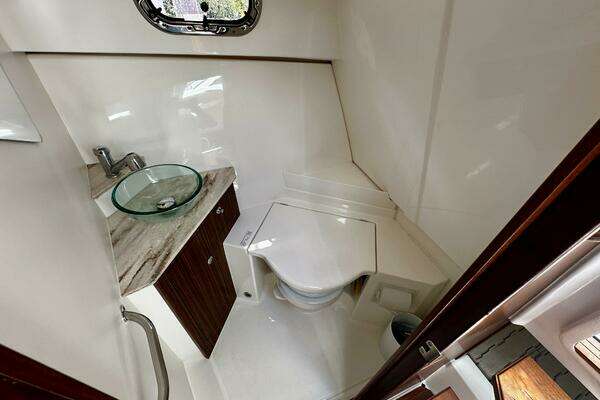 Pursuit OS325 Offshore Yacht For Sale