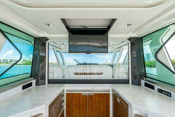 Tiara Yachts 48 LS Yacht For Sale