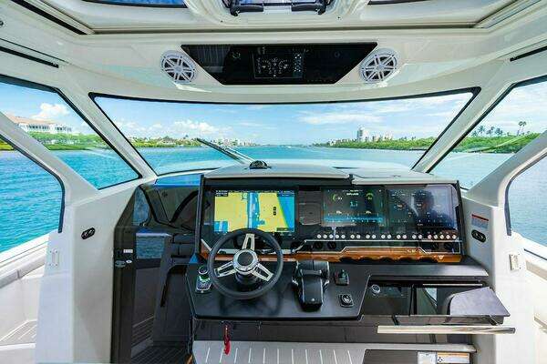 Tiara Yachts 48 LS Yacht For Sale