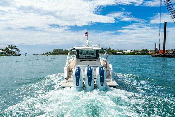 2025 Tiara Yachts 48