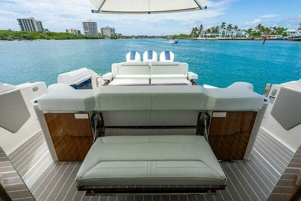 Tiara Yachts 48 LS Yacht For Sale