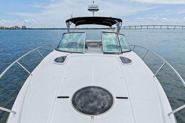 Regal 33 XO Yacht For Sale