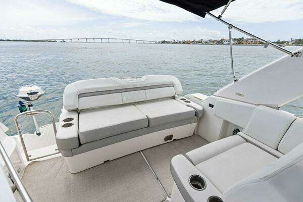 Regal 33 XO Yacht For Sale