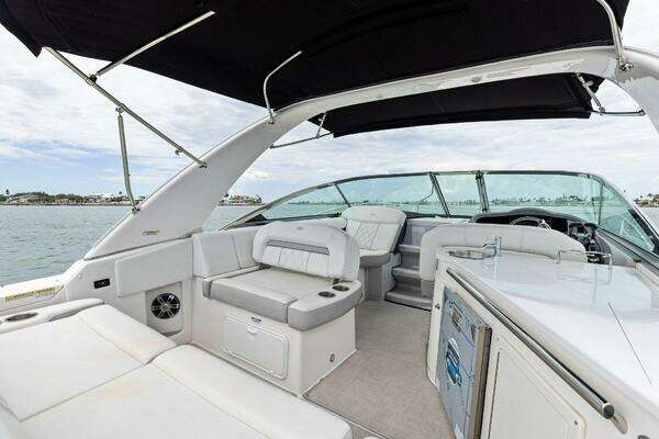 Regal 33 XO Yacht For Sale