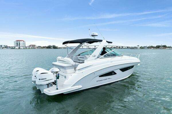 Regal 33 XO Yacht For Sale