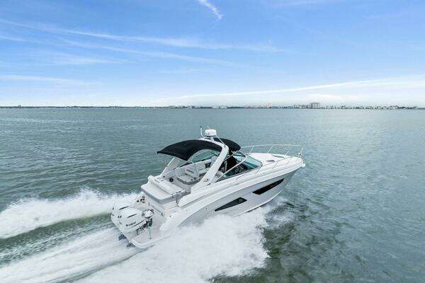 Regal 33 XO Yacht For Sale