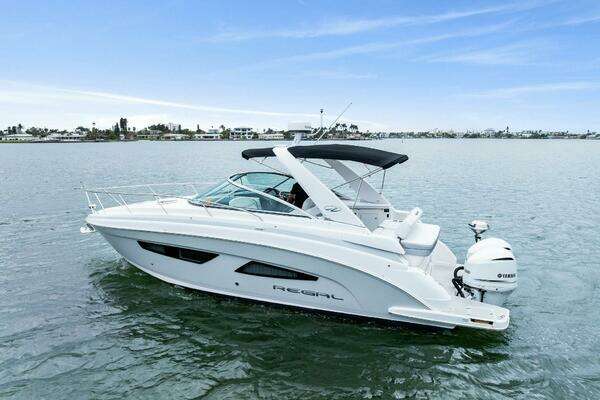 Regal 33 XO Yacht For Sale