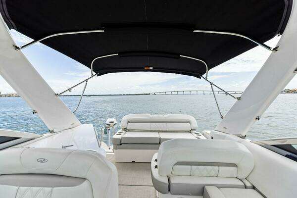 Regal 33 XO Yacht For Sale