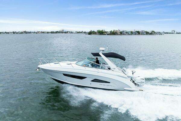 Regal 33 XO Yacht For Sale