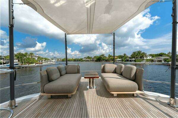 Azimut Magellano 66 Yacht For Sale