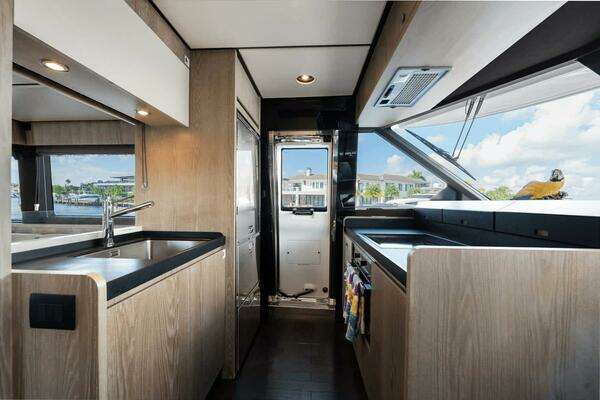 Azimut Magellano 66 Yacht For Sale