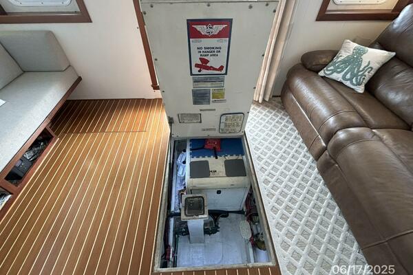 37' Great Harbour engine room access