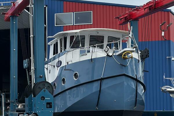 37' Great Harbour hauled out1