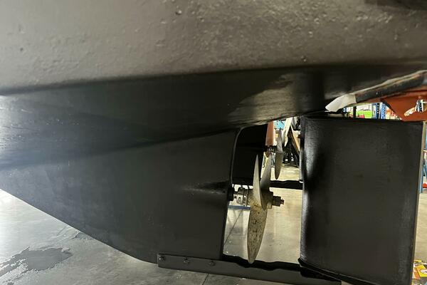 37' Great Harbour running gear