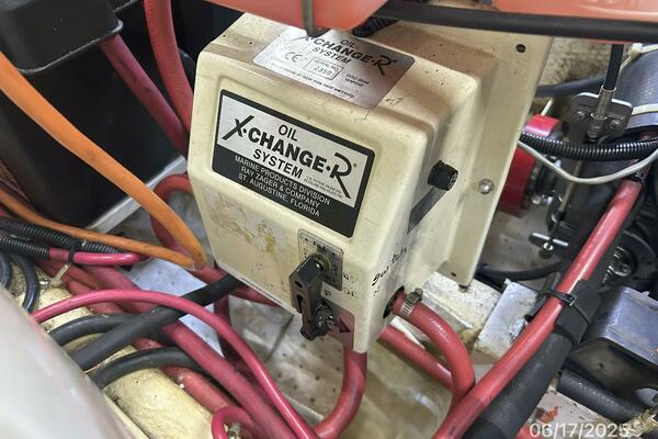 37' Great Harbour oil change system