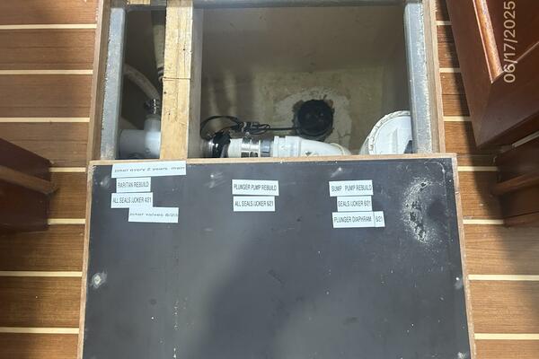 37' Great Harbour forward bilge