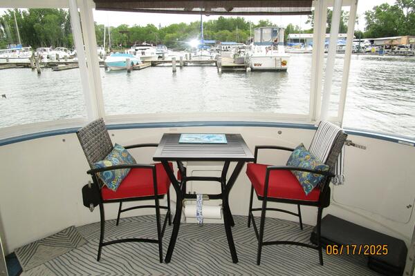 37' Great Harbour aftdeck