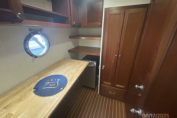 37' Great Harbour guest stateroom-office-work room2