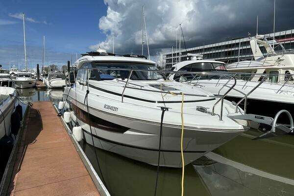 Jeanneau NC 37 Yacht For Sale