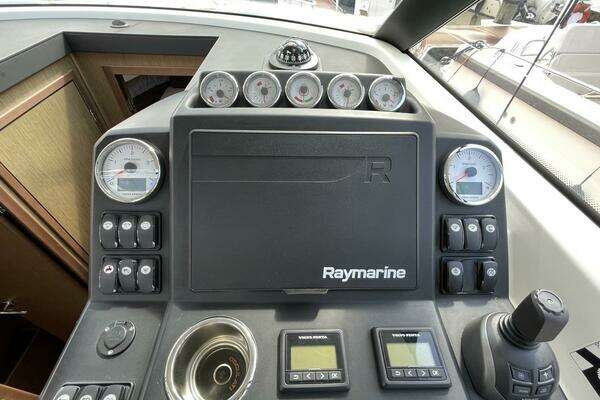 Jeanneau NC 37 Yacht For Sale