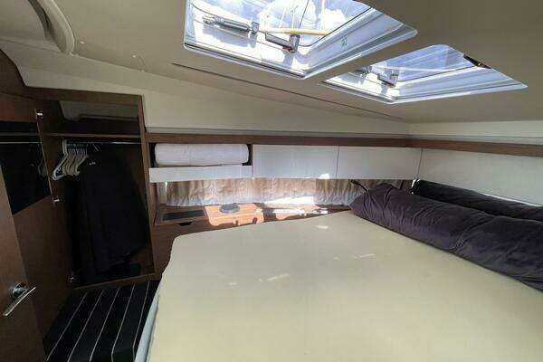 Jeanneau NC 37 Yacht For Sale