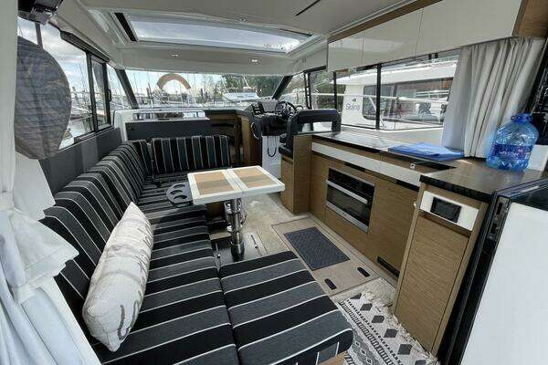 Jeanneau NC 37 Yacht For Sale