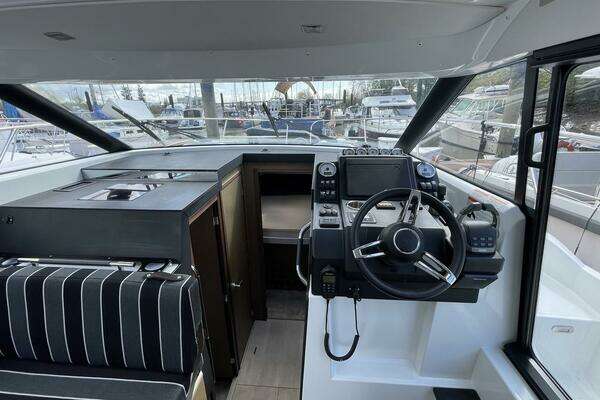 Jeanneau NC 37 Yacht For Sale