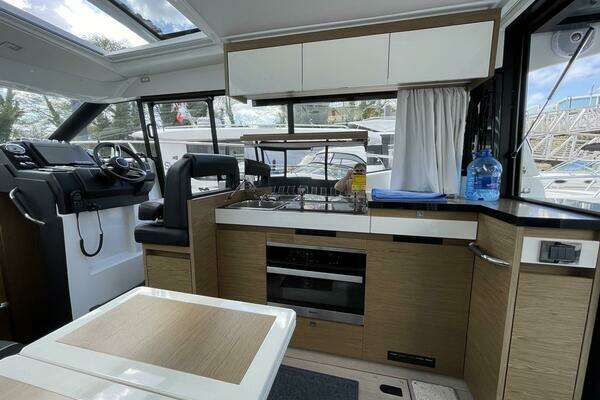 Jeanneau NC 37 Yacht For Sale