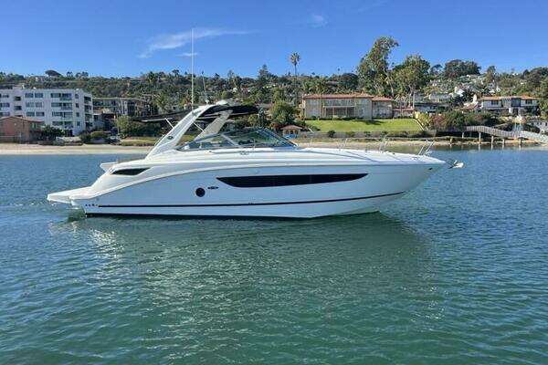 Photo of the 2014 Sea Ray 350 Sundancer "Just Plane Fun"
