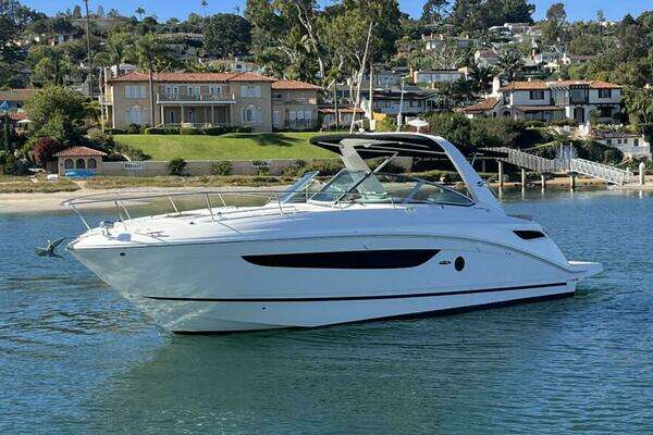 Photo of the 2014 Sea Ray 350 Sundancer "Just Plane Fun"