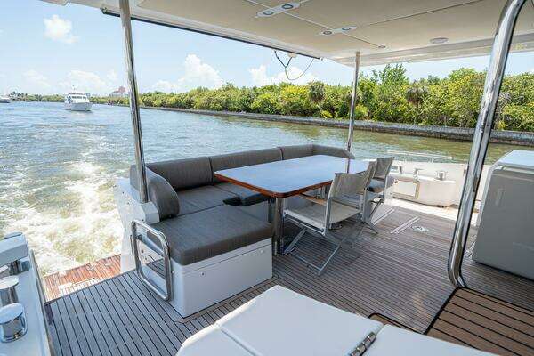 Azimut 72 Fly Yacht For Sale