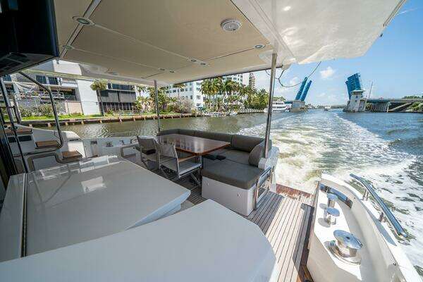 Azimut 72 Fly Yacht For Sale