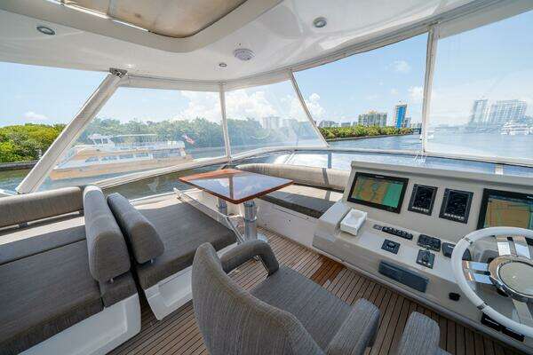 Azimut 72 Fly Yacht For Sale