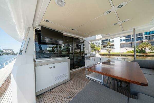 Azimut 72 Fly Yacht For Sale