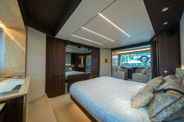 Azimut 72 Fly Yacht For Sale