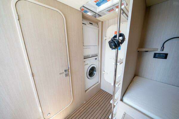 Azimut 72 Fly Yacht For Sale
