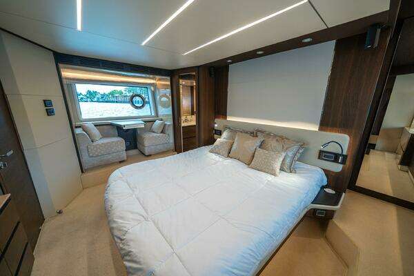 Azimut 72 Fly Yacht For Sale