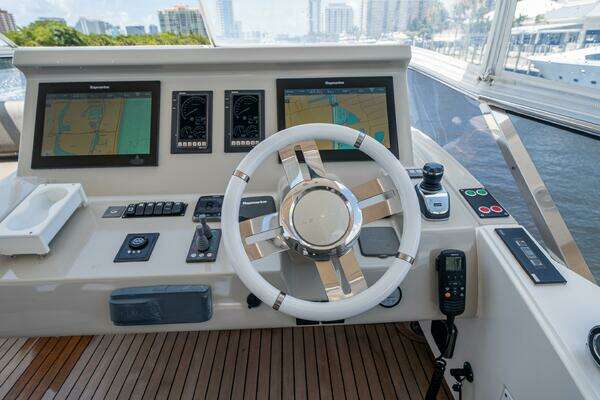 Azimut 72 Fly Yacht For Sale