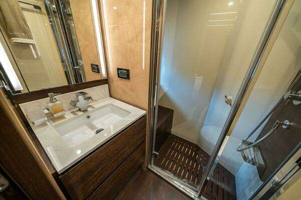 Azimut 72 Fly Yacht For Sale