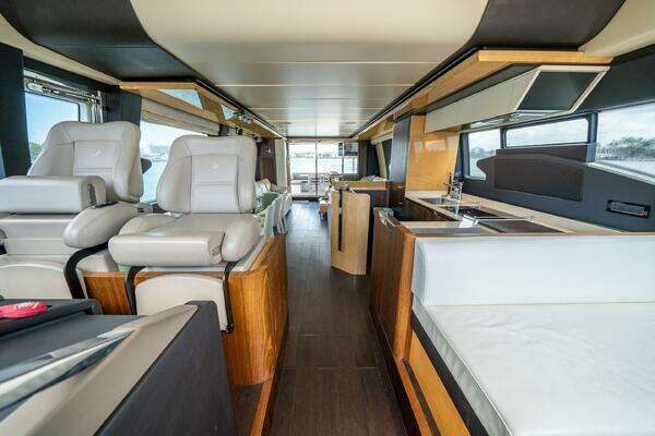 Azimut 72 Fly Yacht For Sale