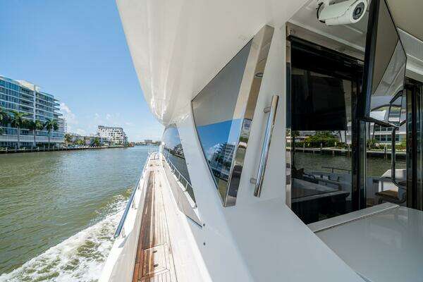 Azimut 72 Fly Yacht For Sale