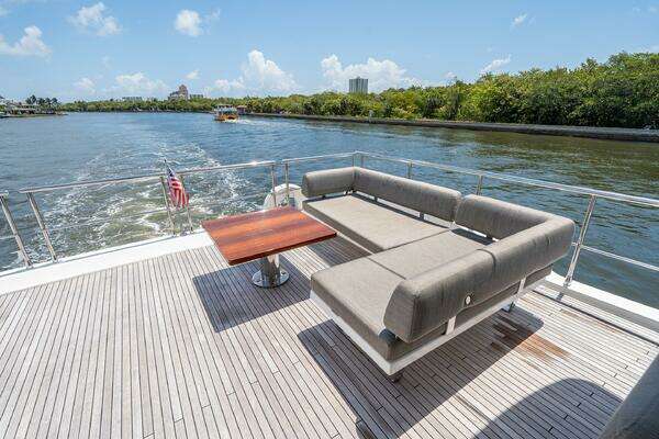 Azimut 72 Fly Yacht For Sale