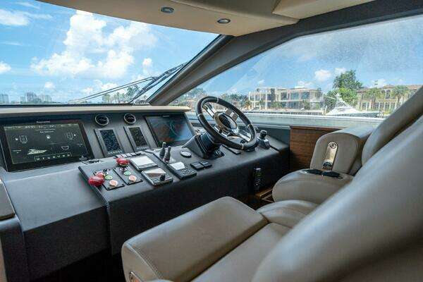 Azimut 72 Fly Yacht For Sale