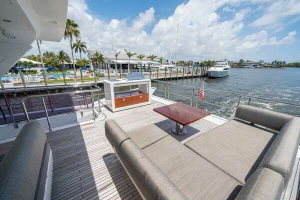 Azimut 72 Fly Yacht For Sale