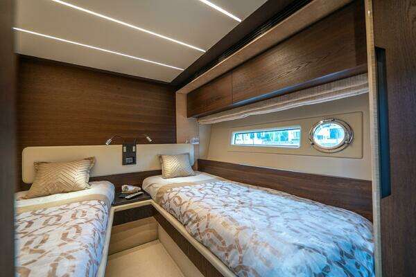 Azimut 72 Fly Yacht For Sale