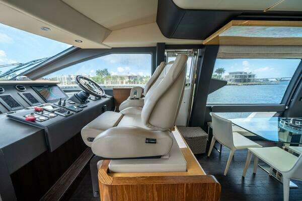 Azimut 72 Fly Yacht For Sale