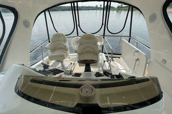 Sea Ray 480 Sedan Bridge Yacht For Sale