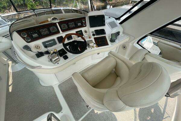 Sea Ray 480 Sedan Bridge Yacht For Sale