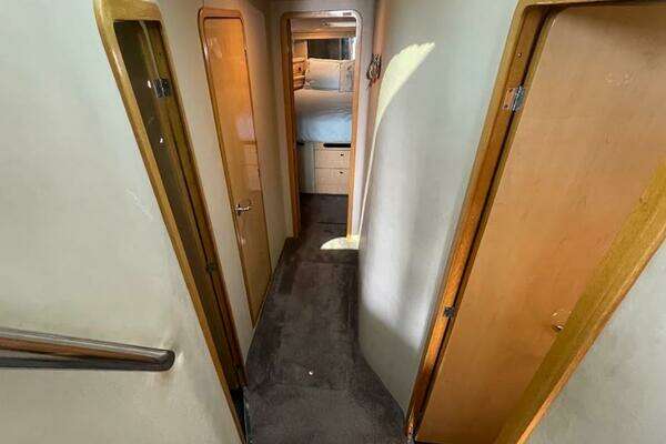 Sea Ray 480 Sedan Bridge Yacht For Sale